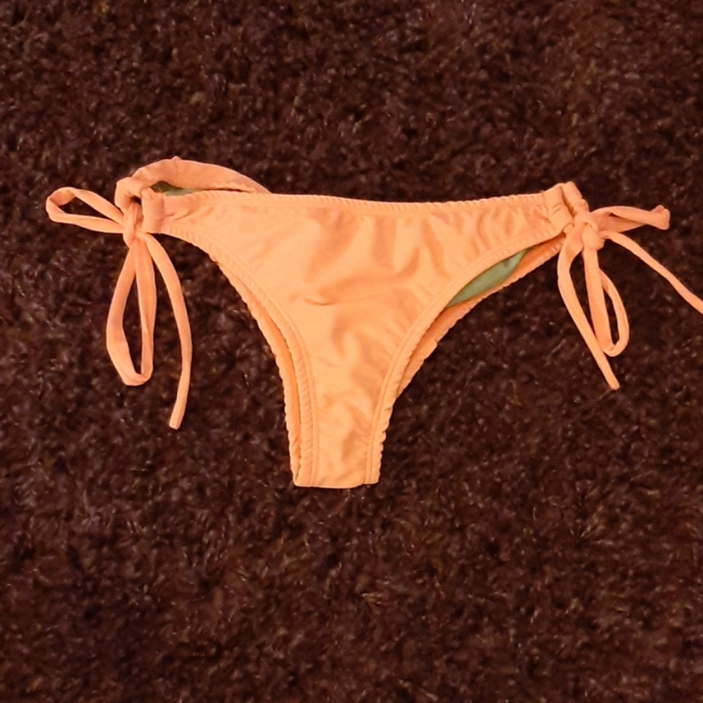 Bikini bottom